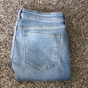 Old navy rockstar built in sculpt skinny jeans